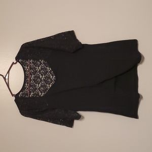 Torrid Foxy Lace Sleeve shirt size 1